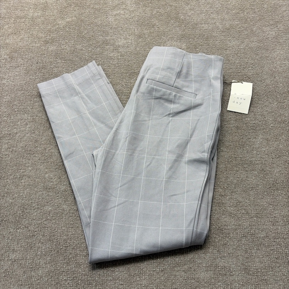Elegant Women's Gray Checkered Pants 1650 - Picture 6 of 6